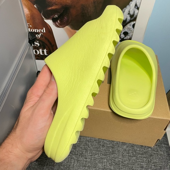 Adidas Yeezy Slide Glow Green - Picture 5 of 9